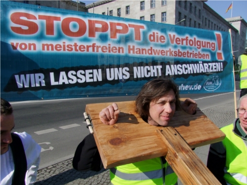 Protest vor dem Bundesfinanzministerium