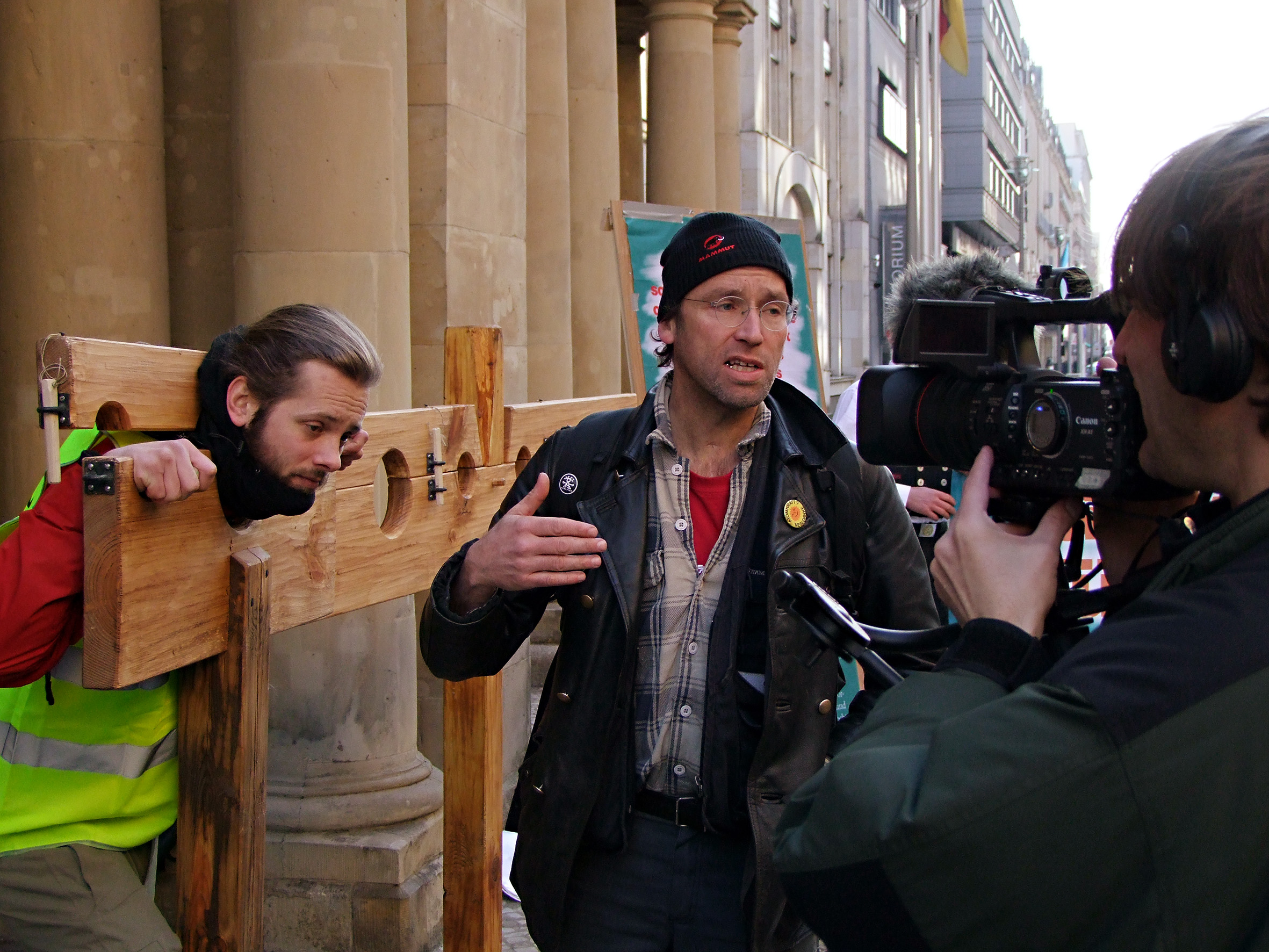 Handwerker protestieren vor dem Justizministerium